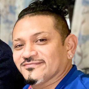 Meet your Posher, Moises angel